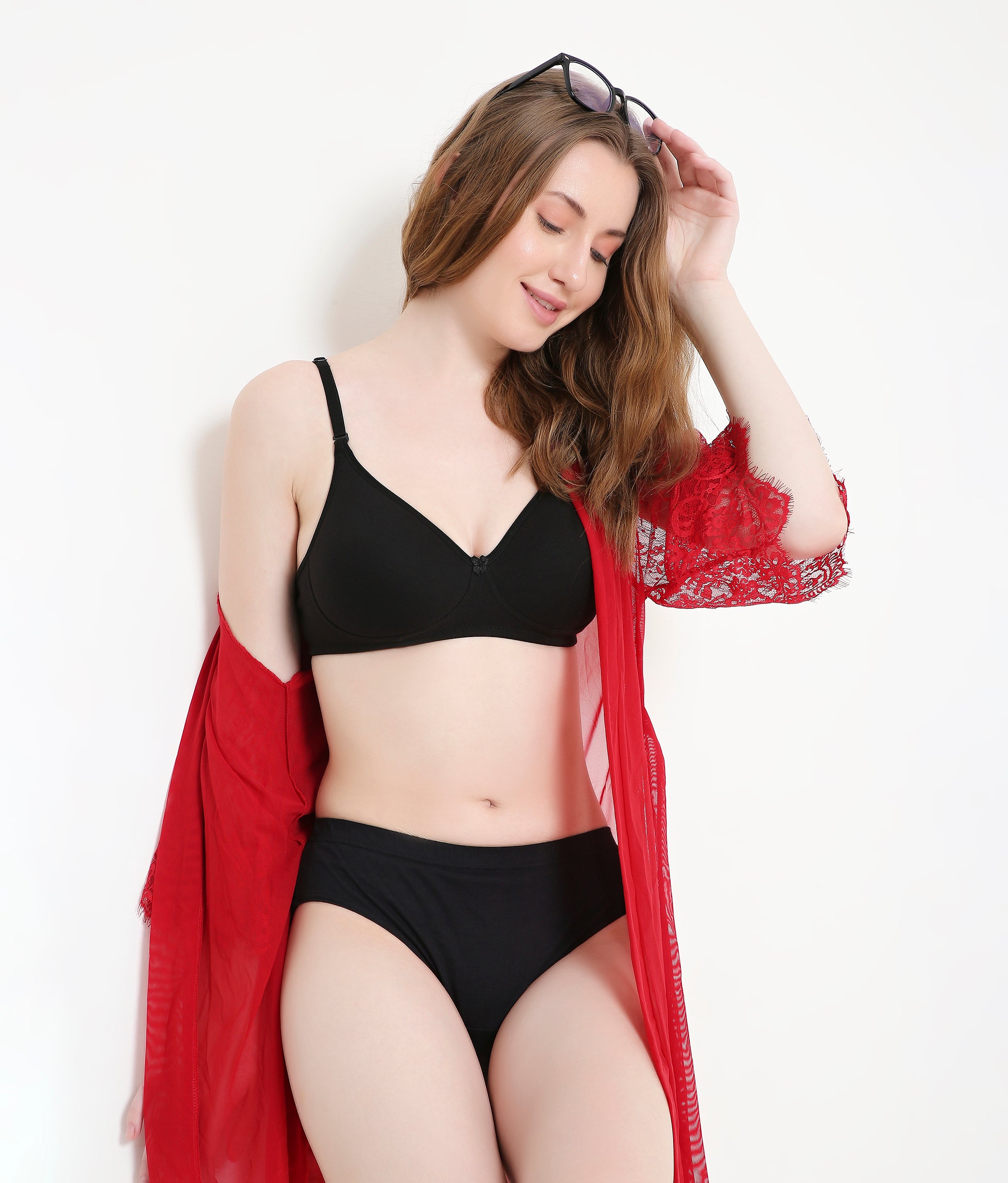 Women's Solid Black Lightly Padded Everyday T-Shirt Bra