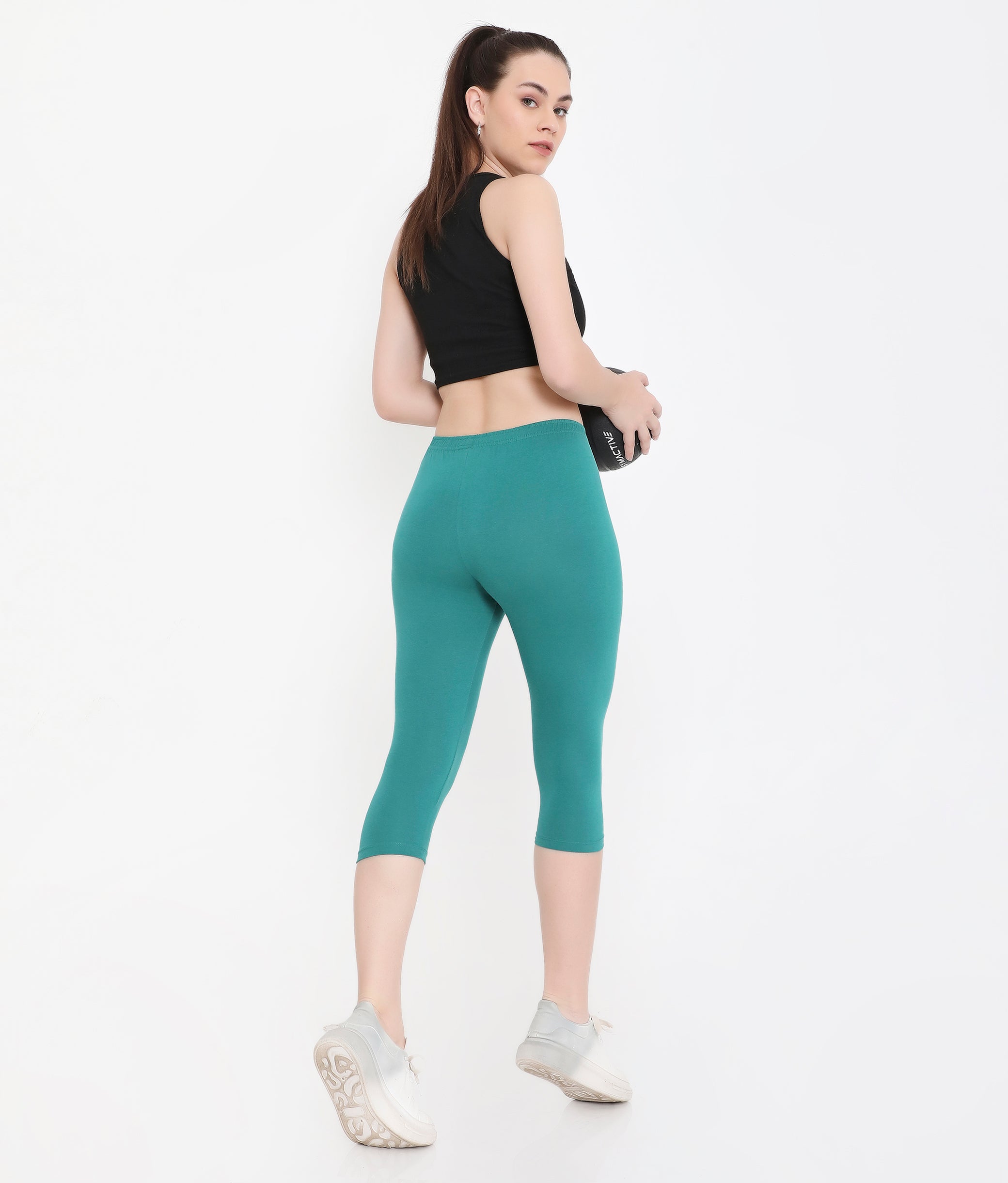 SOLID GREEN SOFT COTTON EVERYDAY CAPRI FOR WOMEN
