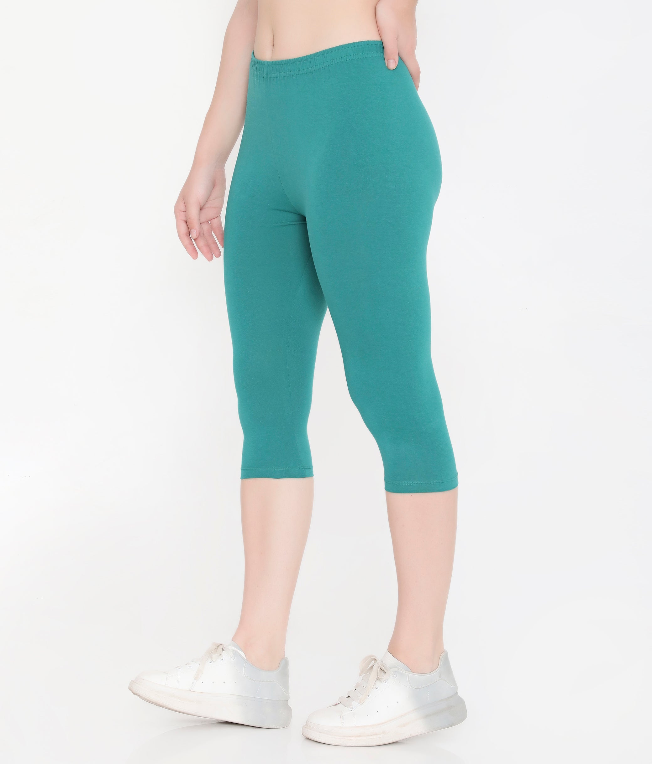 SOLID GREEN SOFT COTTON EVERYDAY CAPRI FOR WOMEN